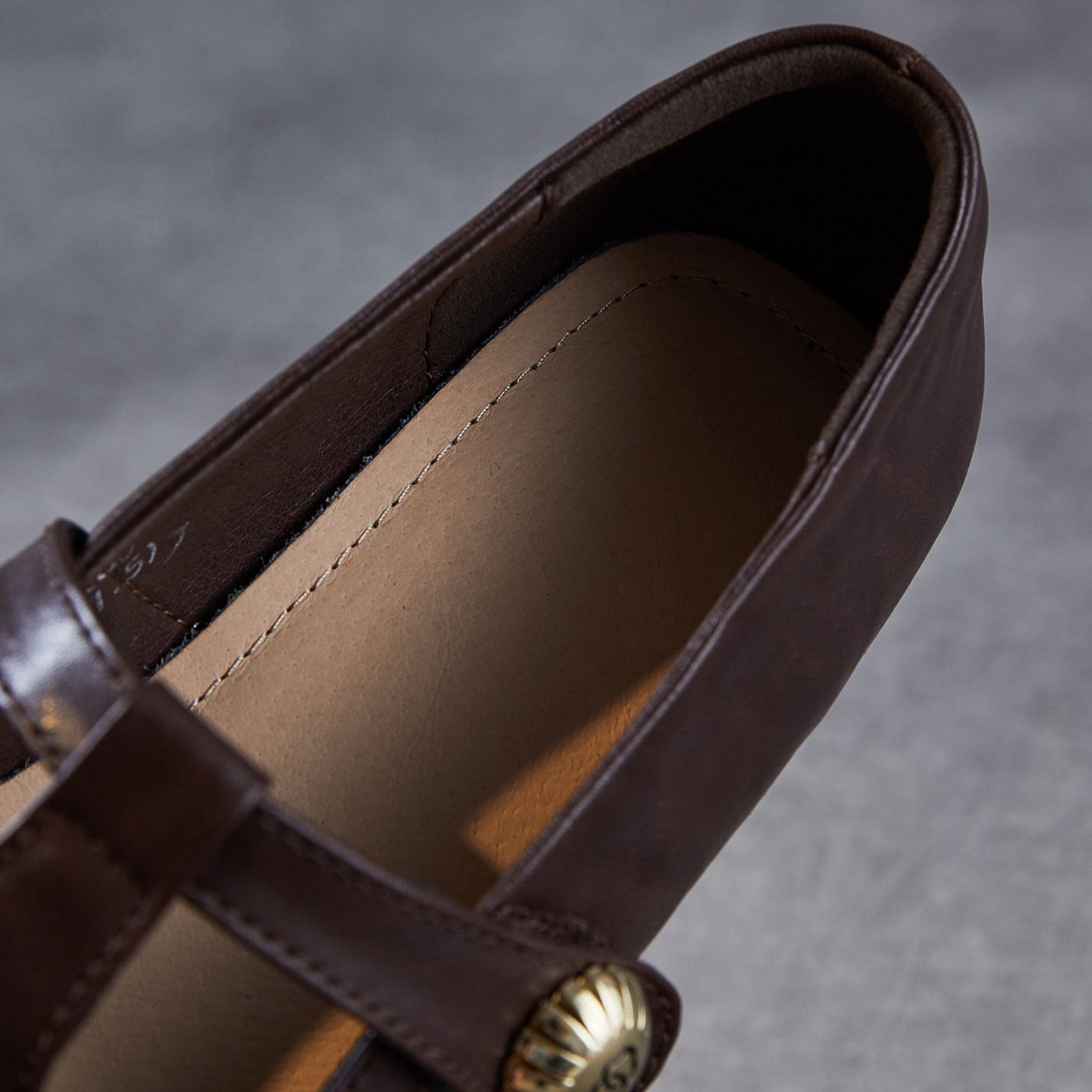 Women's Retro Leather T-Strap Velcro Mary Jane Shoes-RAIIFY