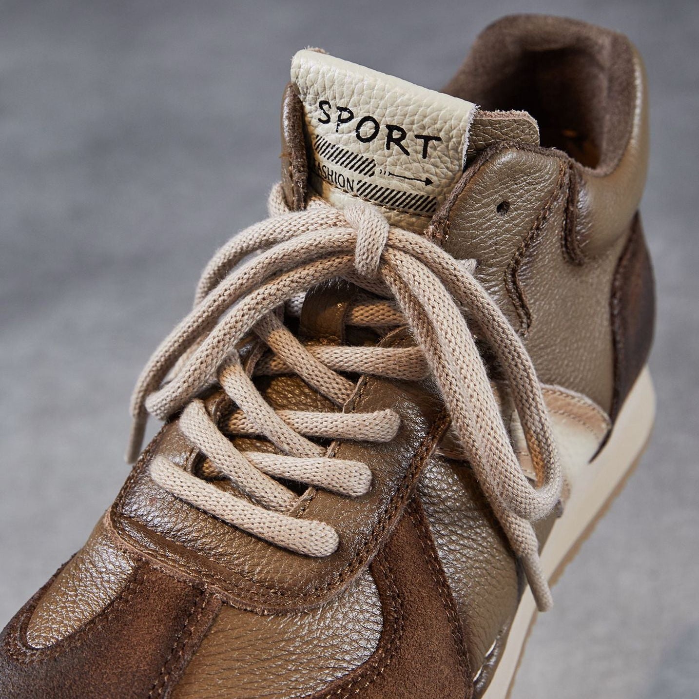 Women's Retro Quilted Leather High Top Casual Sneakers-RAIIFY