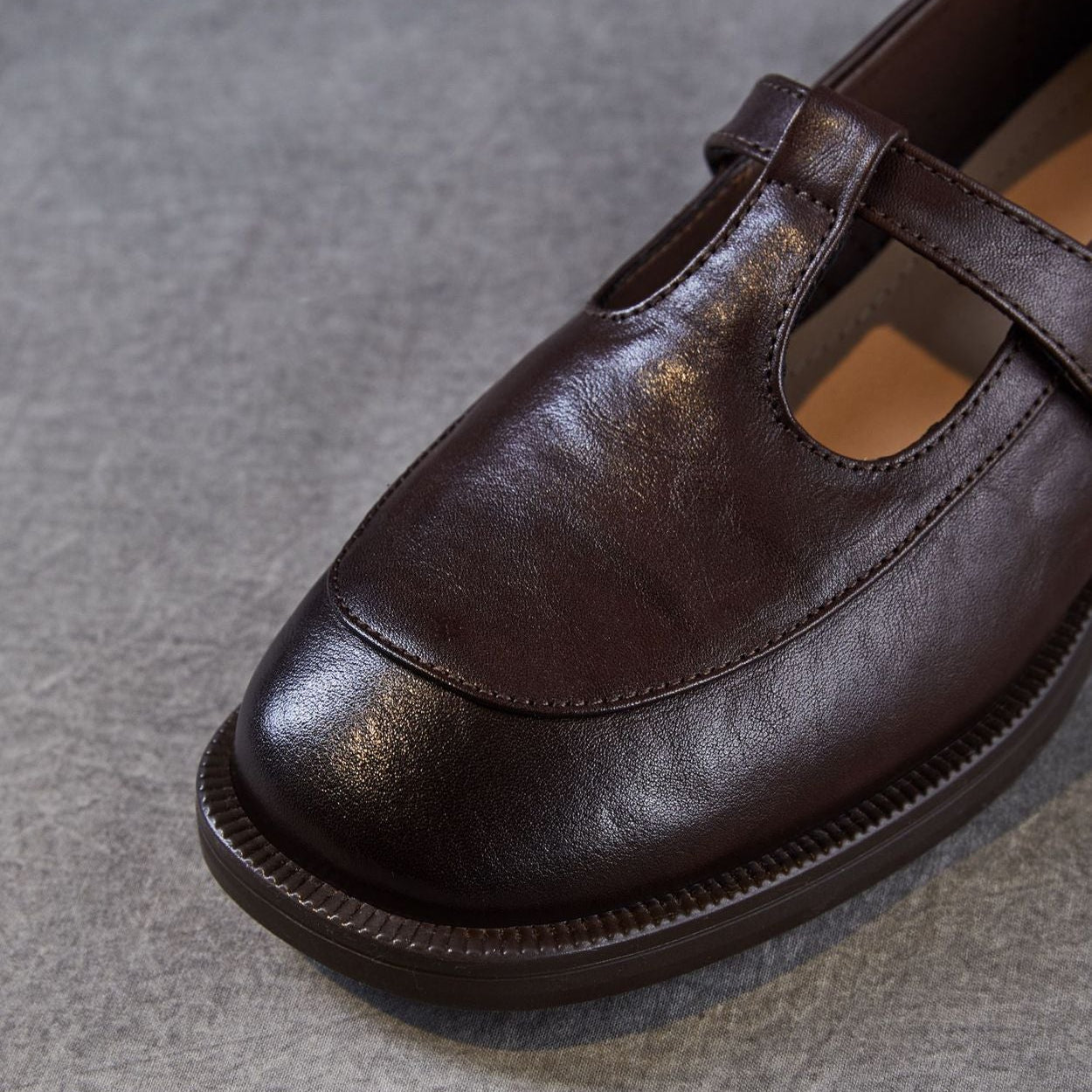 Women's Retro Leather T-Strap Velcro Mary Jane Shoes-RAIIFY