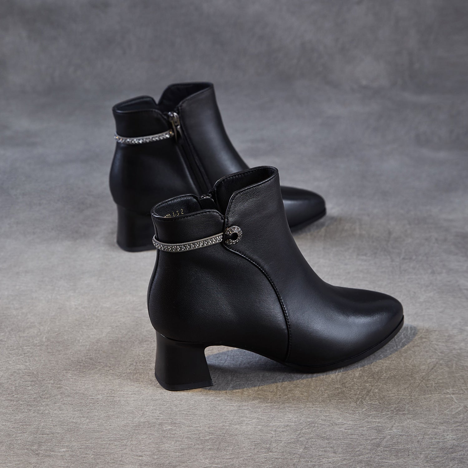 Women's Plain Leather Furred Point-Toe Ankle Boots-RAIIFY