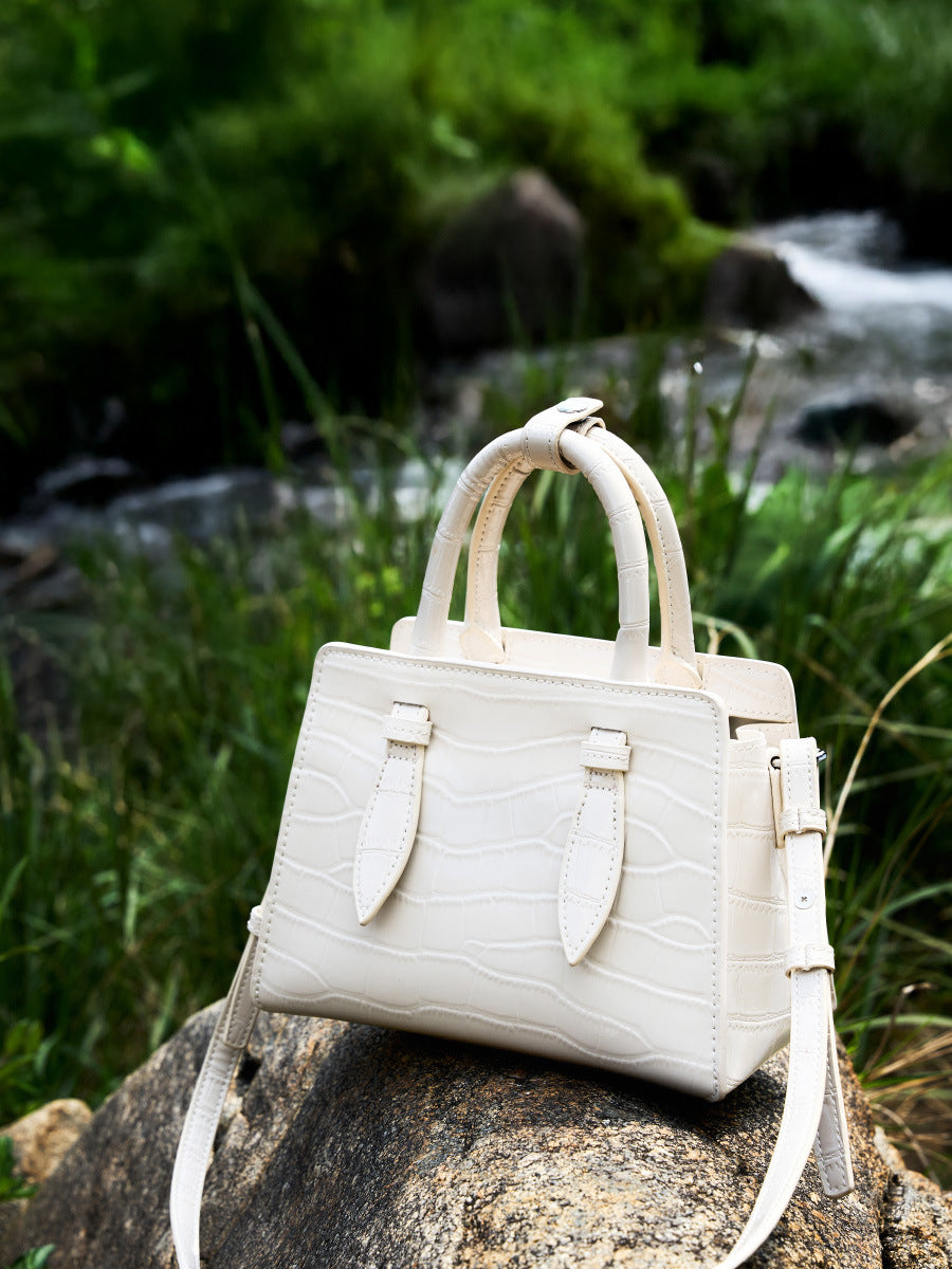 Women Retro Embossed Cowhide Leather Casual Purse-RAIIFY