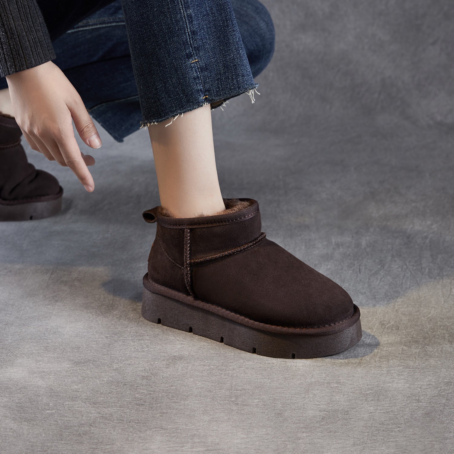 Women's Retro Plain Suede Furred Ankle Boots-RAIIFY