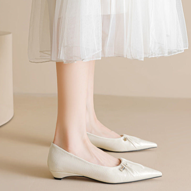 Women's Low Heel Wrinkle Metallic Accents Pointed-Toe Flats-RAIIFY