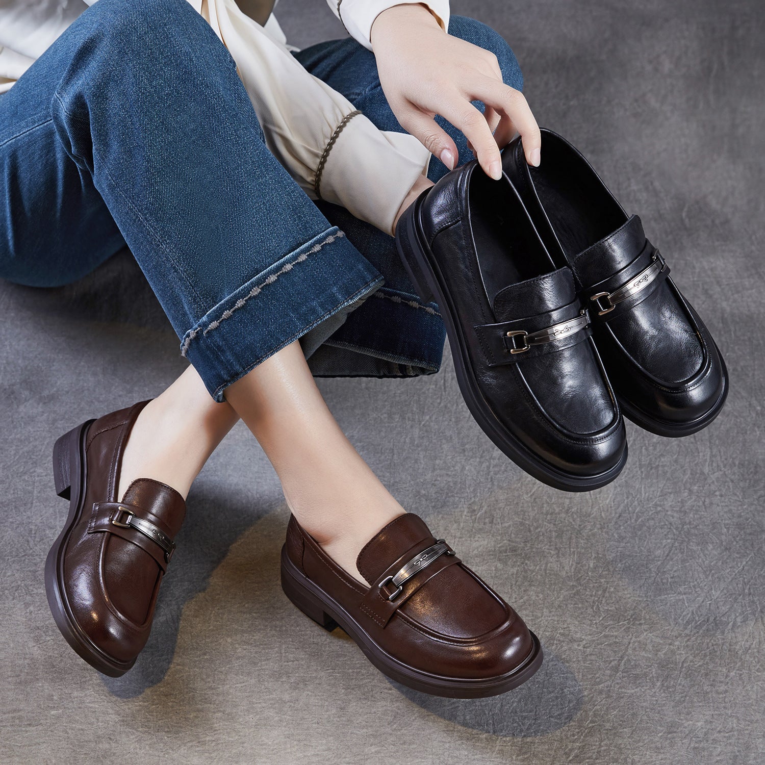 Women's Retro Leather Buckle Casual Loafers-RAIIFY