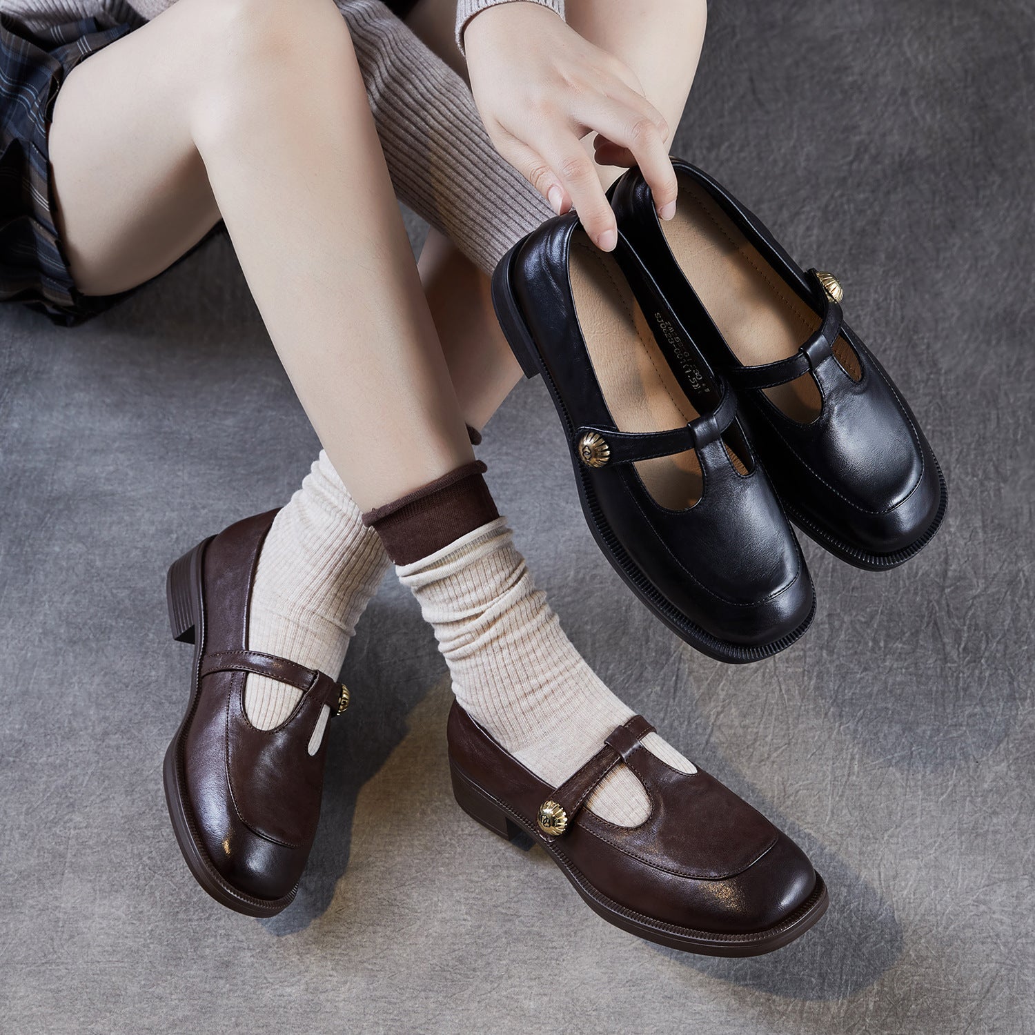 Women's Retro Leather T-Strap Velcro Mary Jane Shoes-RAIIFY