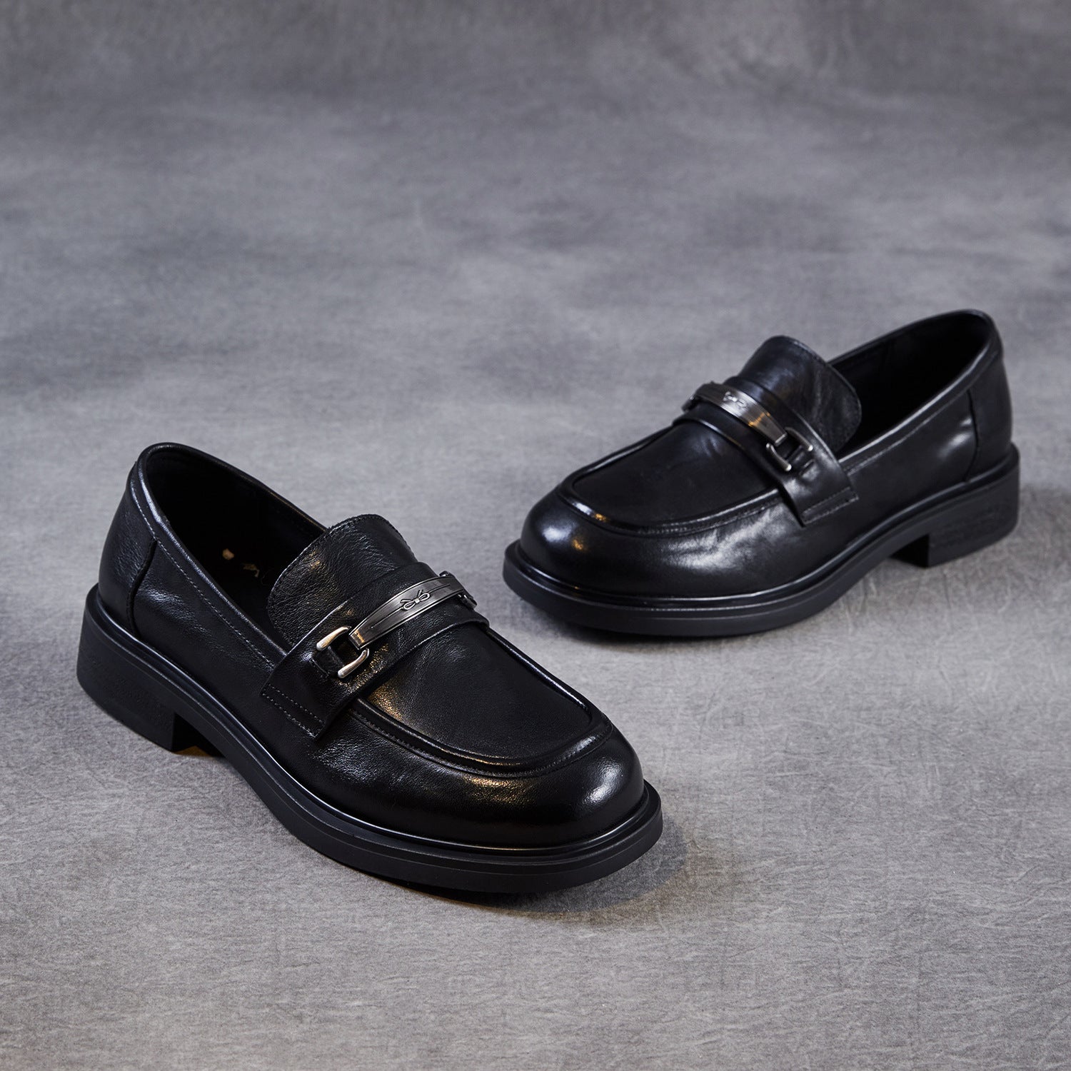 Women's Retro Leather Buckle Casual Loafers-RAIIFY