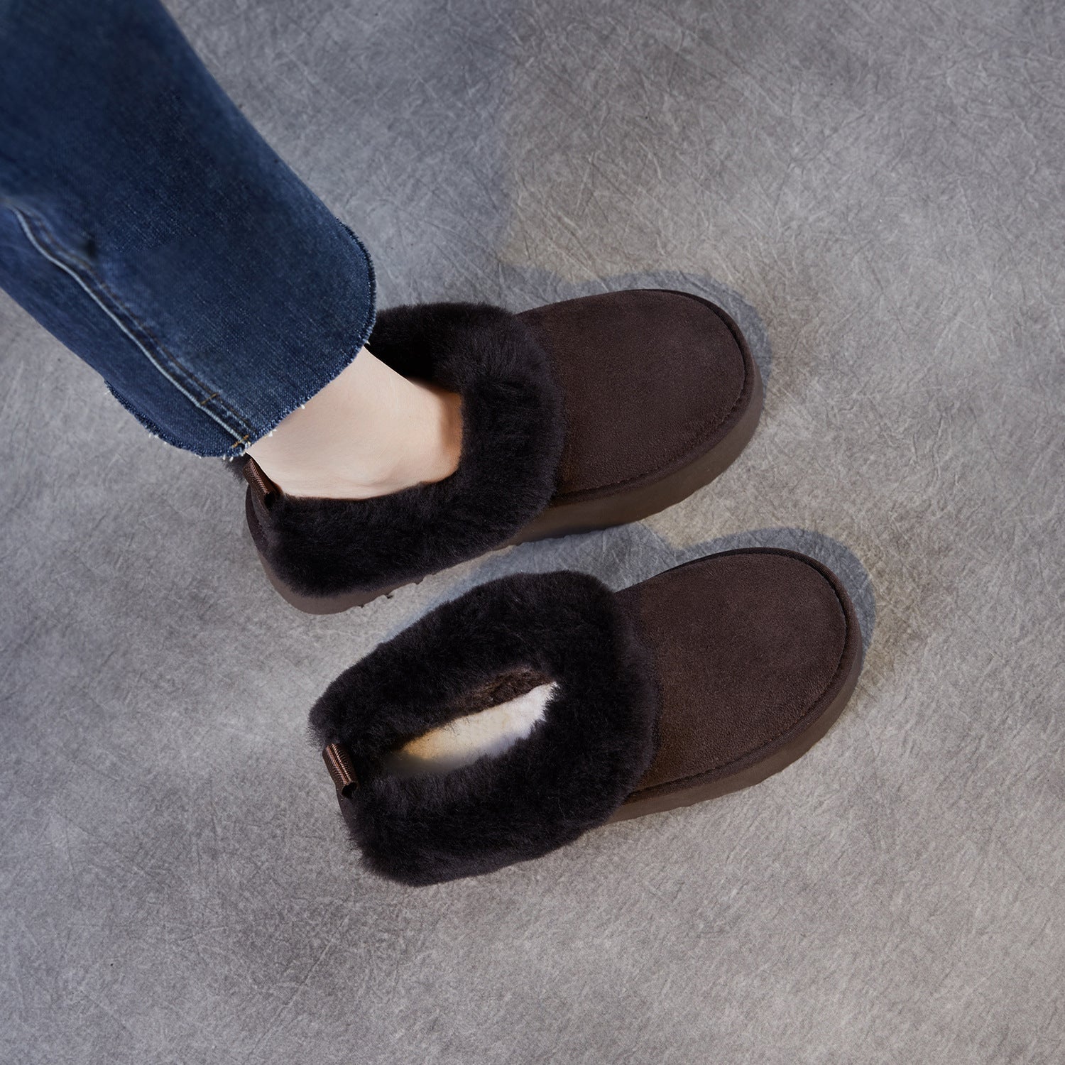 Women's Minimalist Suede Low Top Furred Casual Shoes-RAIIFY