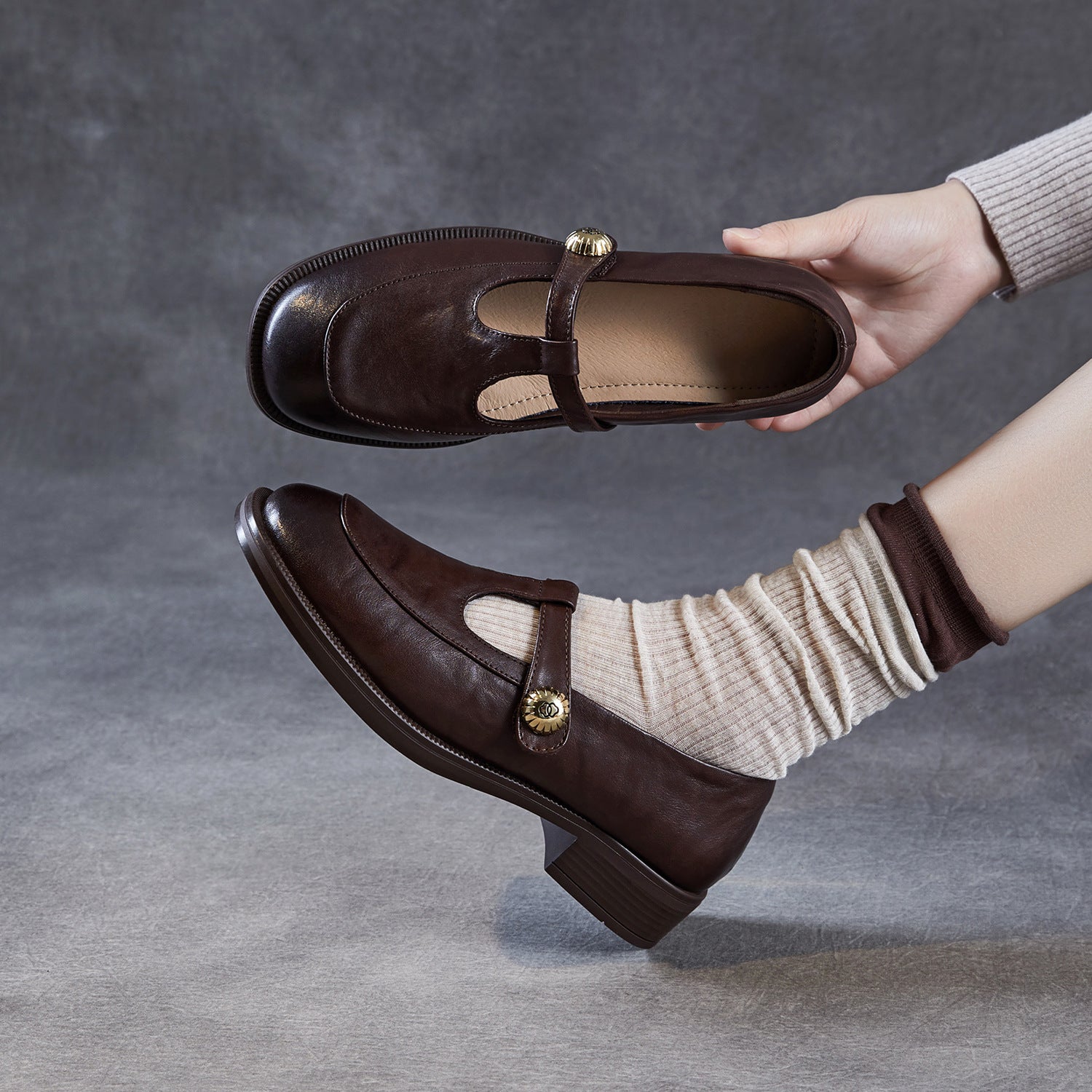 Women's Retro Leather T-Strap Velcro Mary Jane Shoes-RAIIFY