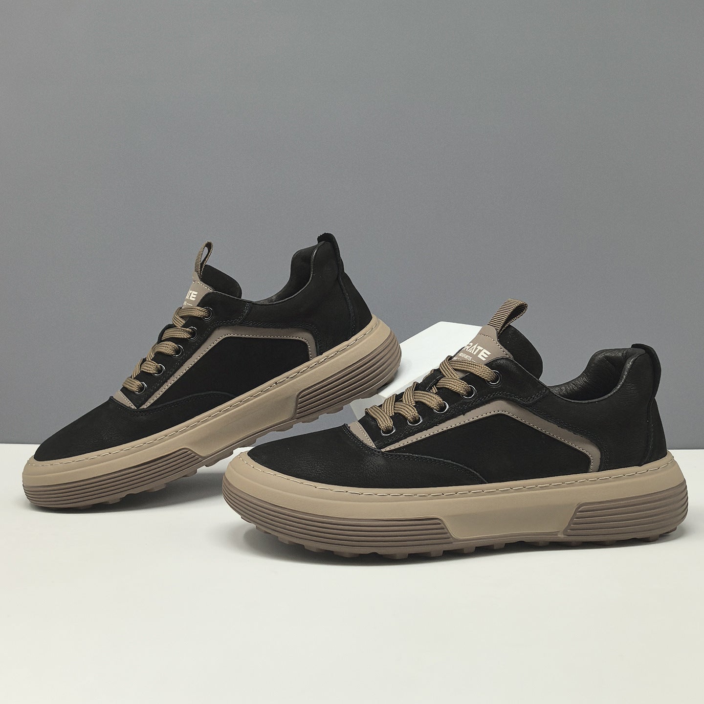 Men's Quilted Leather Minimalist Flat Casual Sneakers-RAIIFY