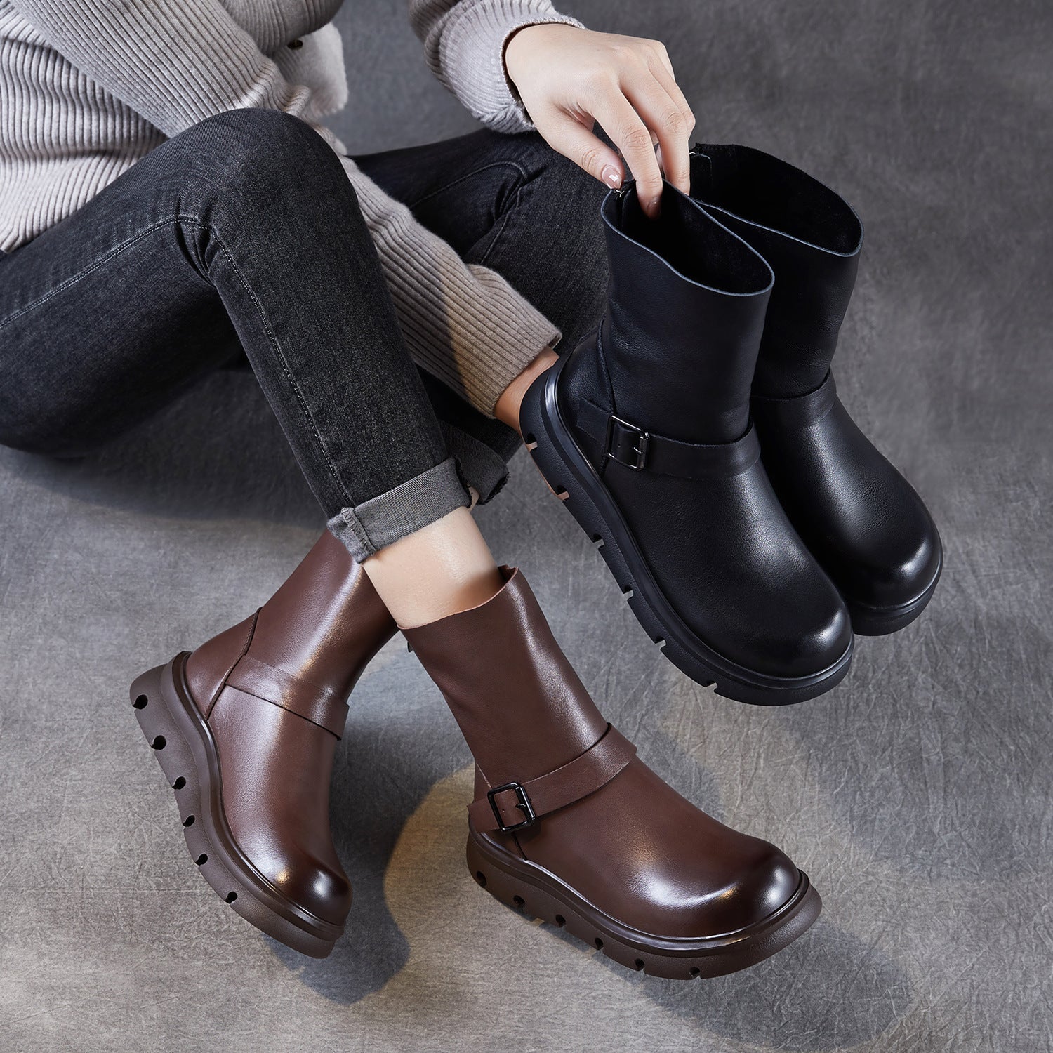 Women's Retro Leather Back Zipper Minimalist Boots-RAIIFY