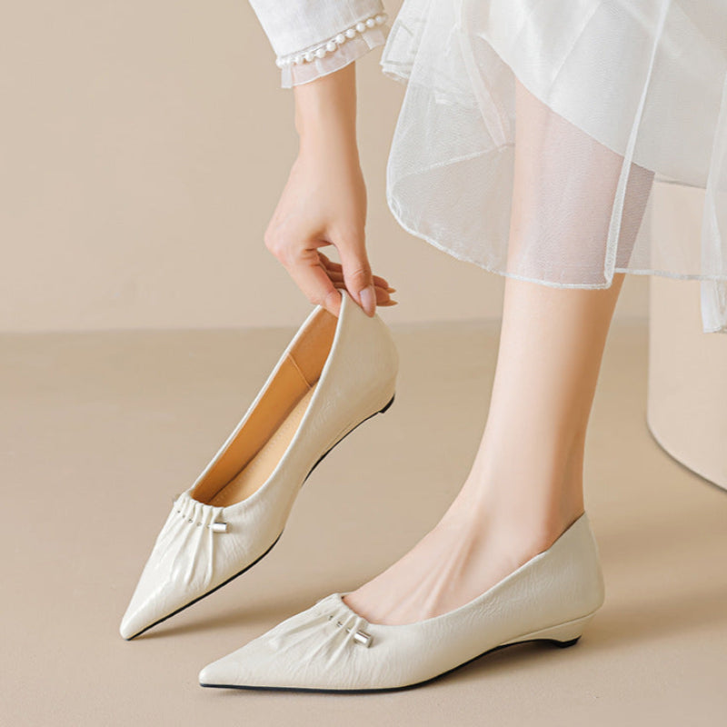 Women's Low Heel Wrinkle Metallic Accents Pointed-Toe Flats-RAIIFY