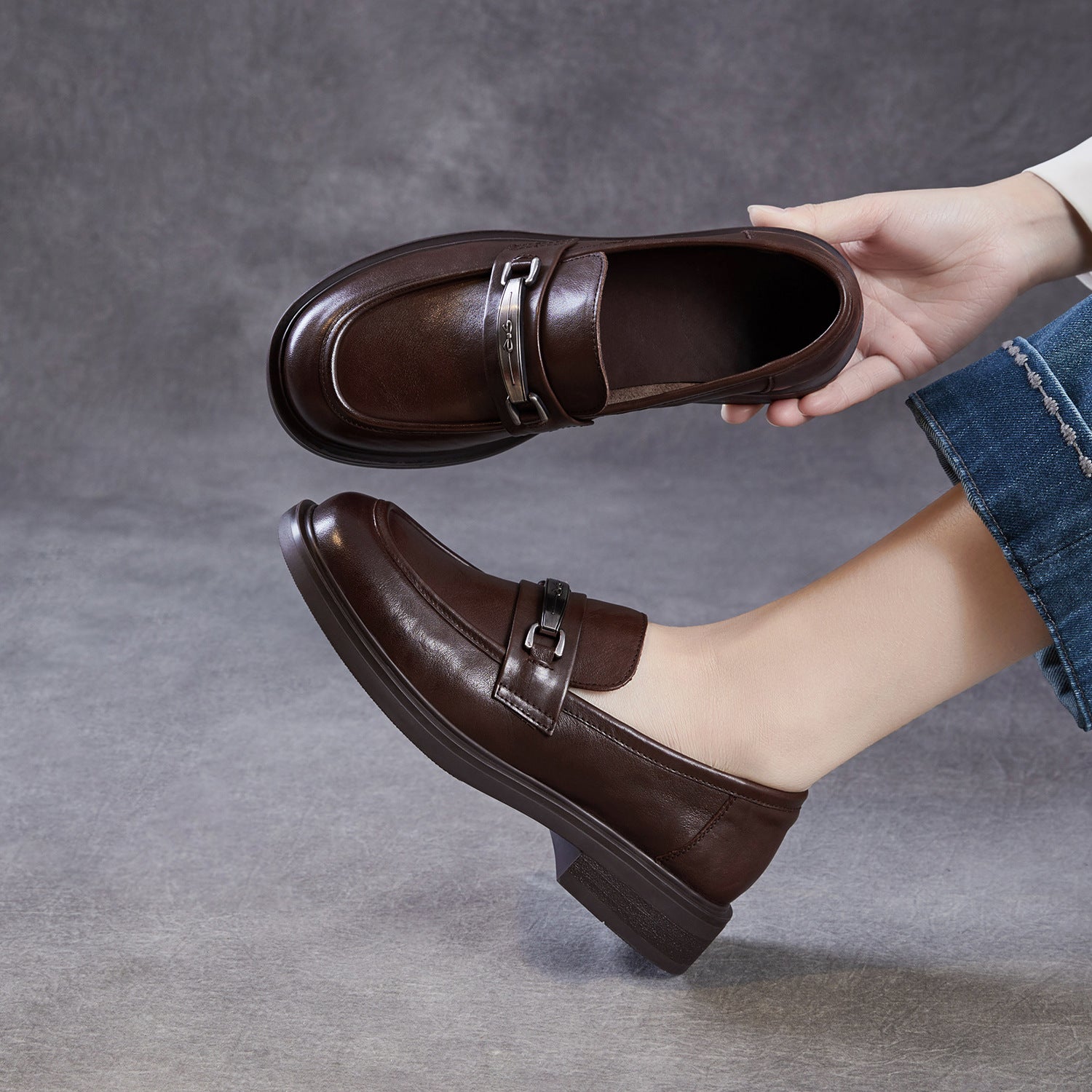 Women's Retro Leather Buckle Casual Loafers-RAIIFY