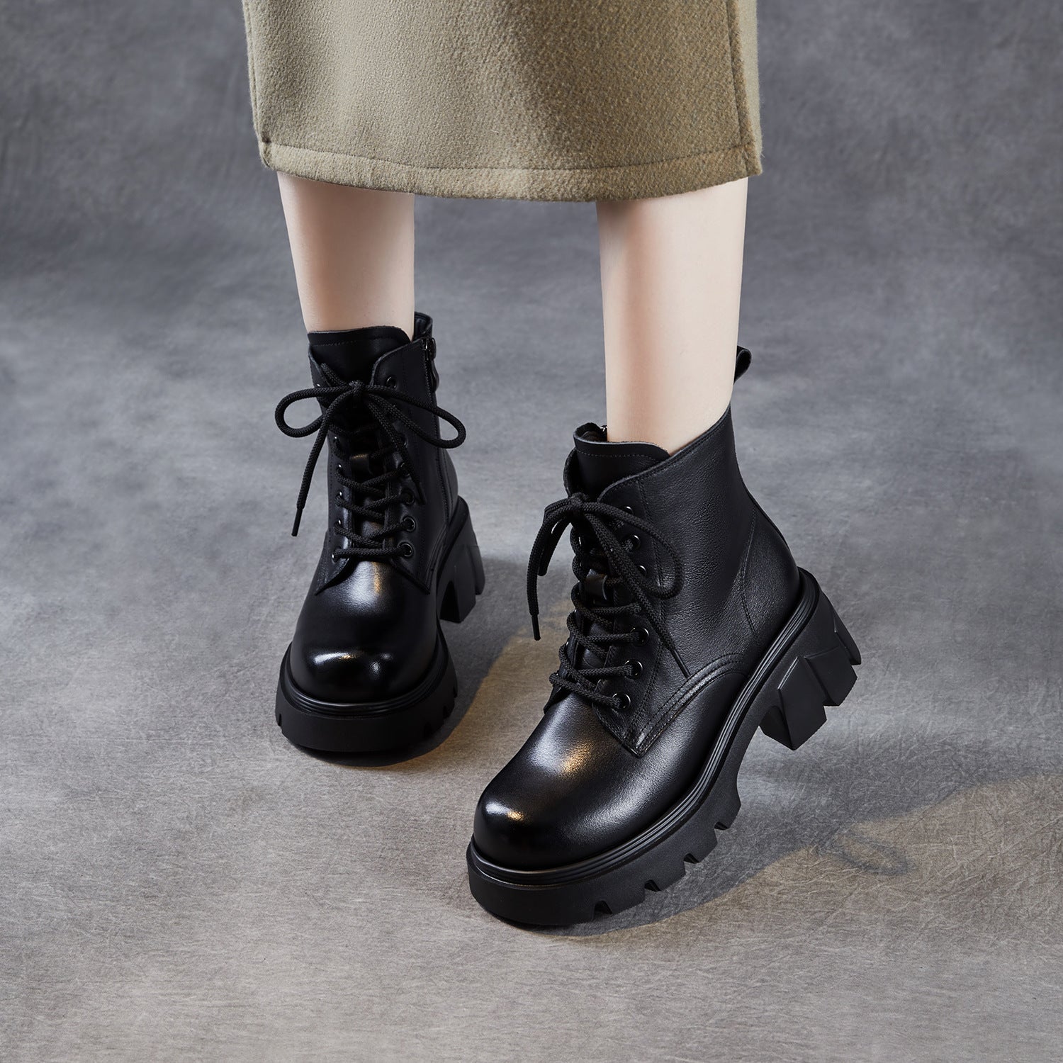 Women's Minimalist Plain Leather Chunky Platform Boots-RAIIFY