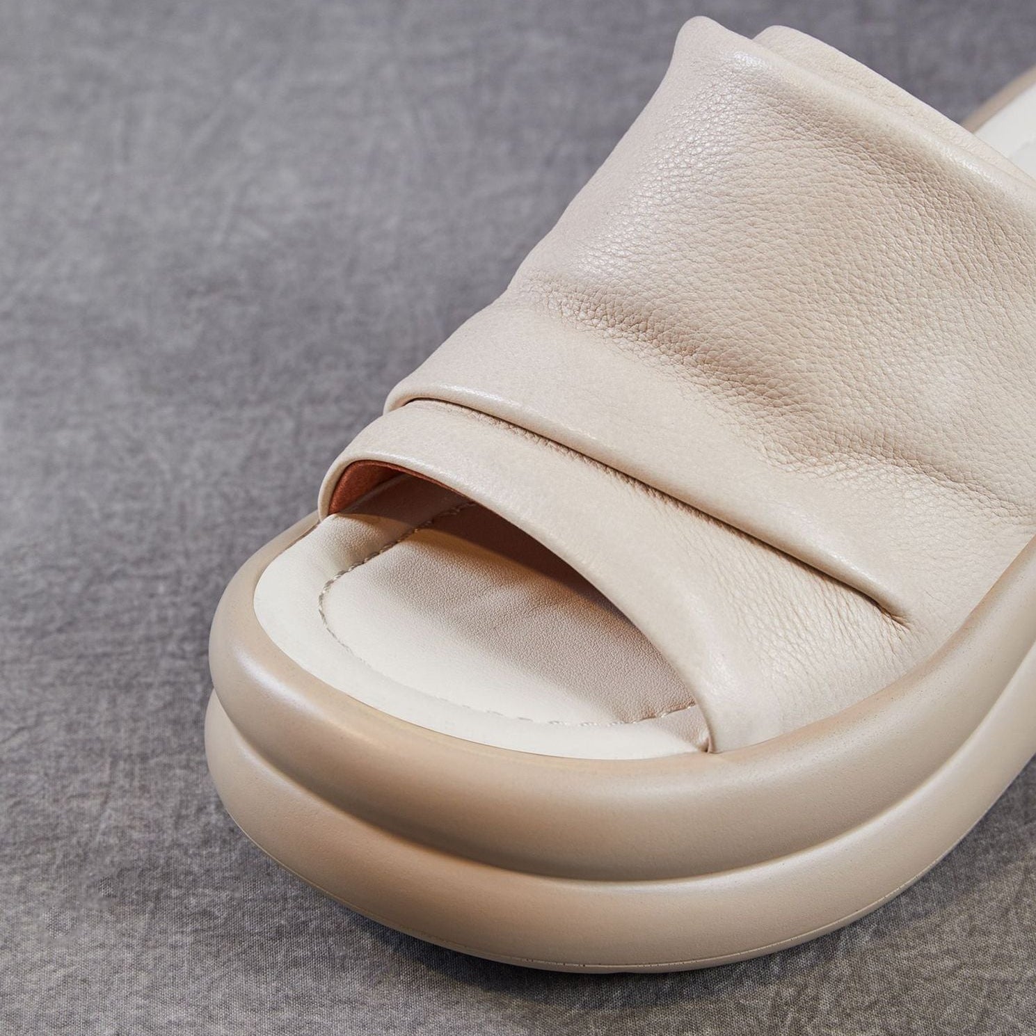 Women's Pleated Leather Platform Casual Open Toe Slides-RAIIFY