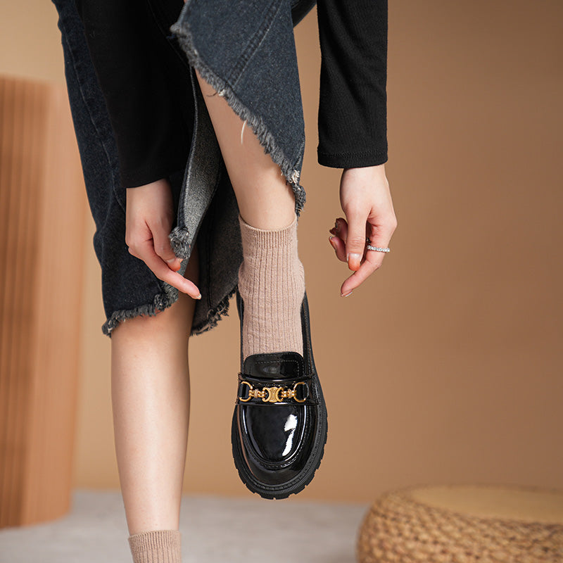 Women Chain Solid Glossy Leather Casual Loafers-RAIIFY