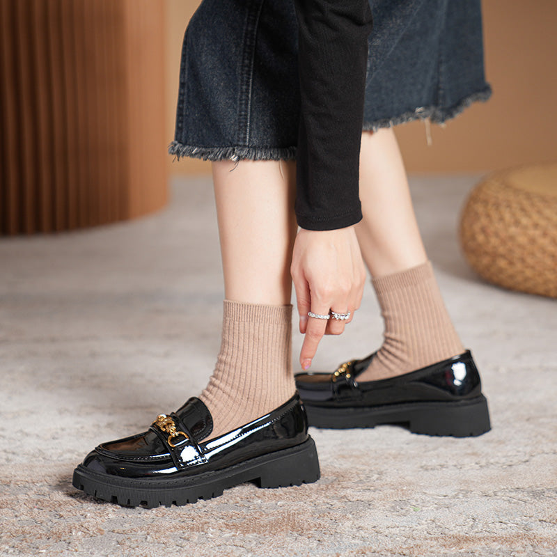 Women Chain Solid Glossy Leather Casual Loafers-RAIIFY