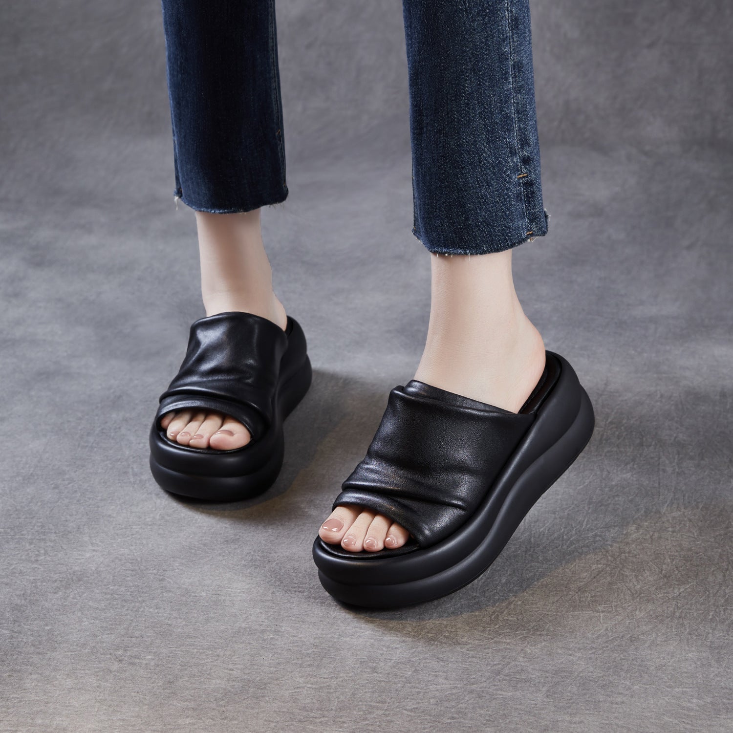 Women's Pleated Leather Platform Casual Open Toe Slides-RAIIFY