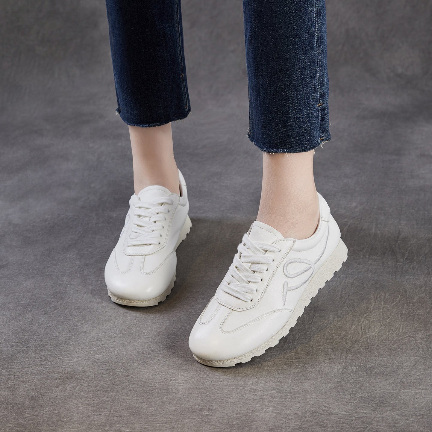 Women's Minimlist Plain Leather Training Casual Shoes