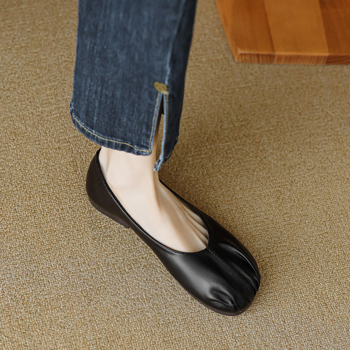 Women Minimalist Soft Pleated Leather Casual Flats-RAIIFY