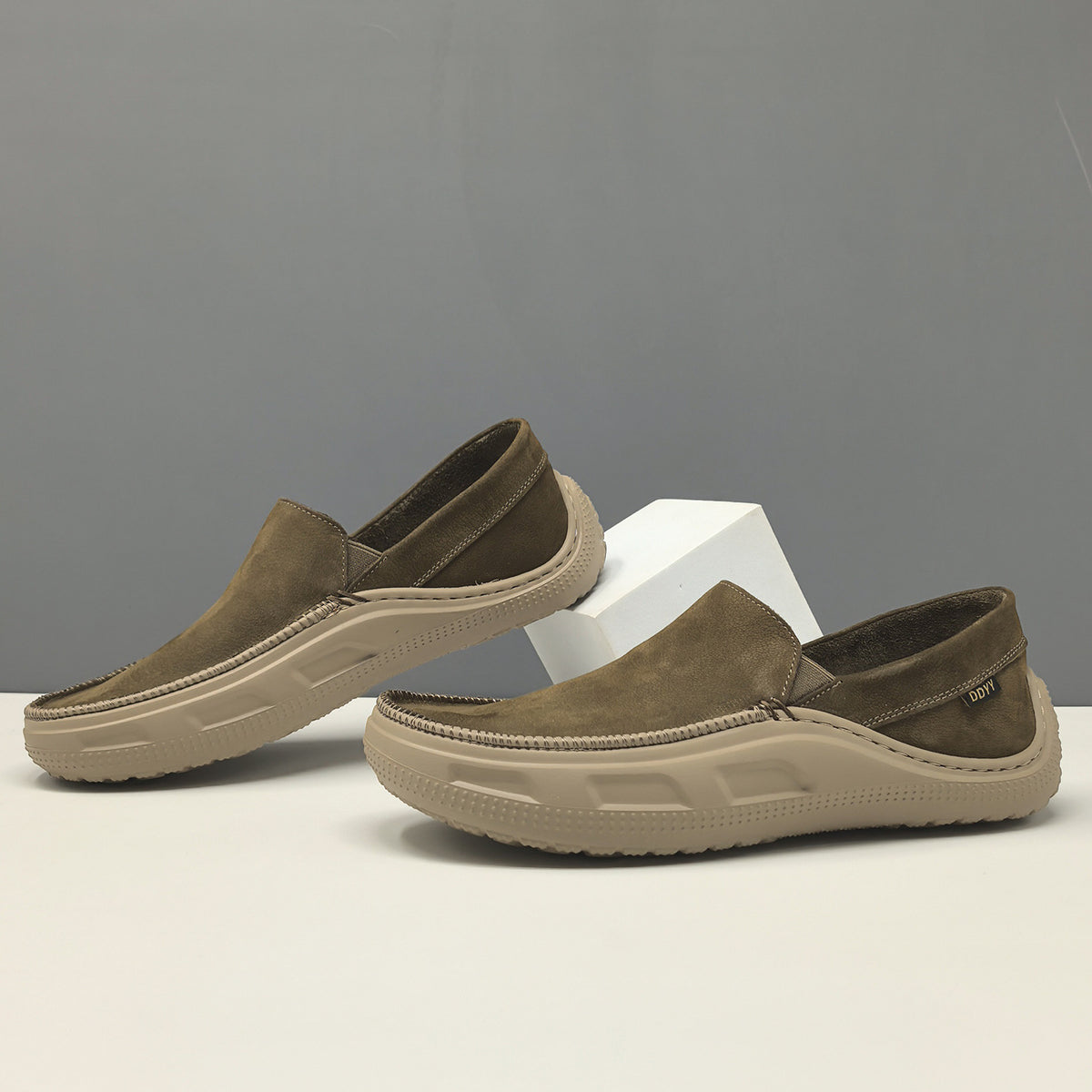 Men's Retro Plain Suede Flat Casual Loafers-RAIIFY