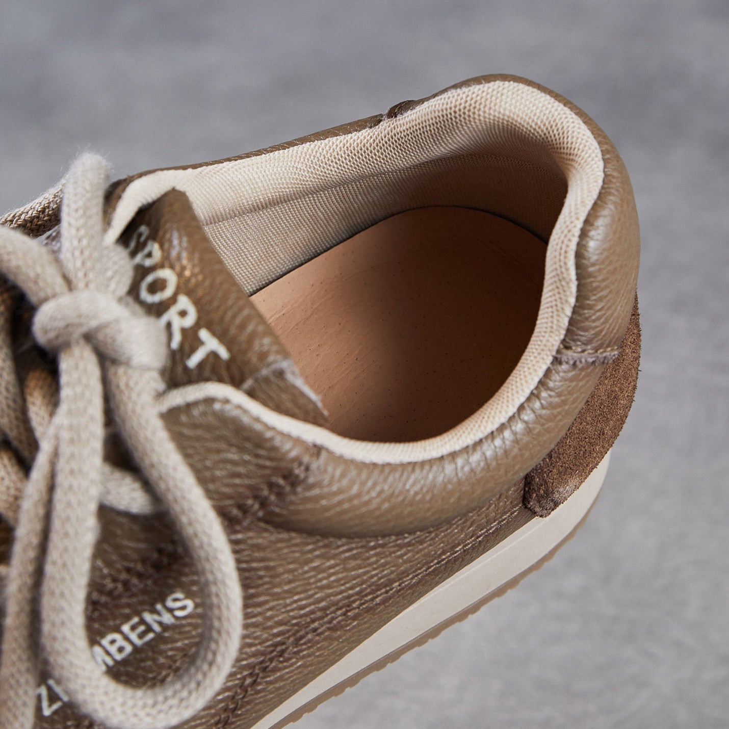 Women's Retro Quilted Leather Casual Sneakers-RAIIFY
