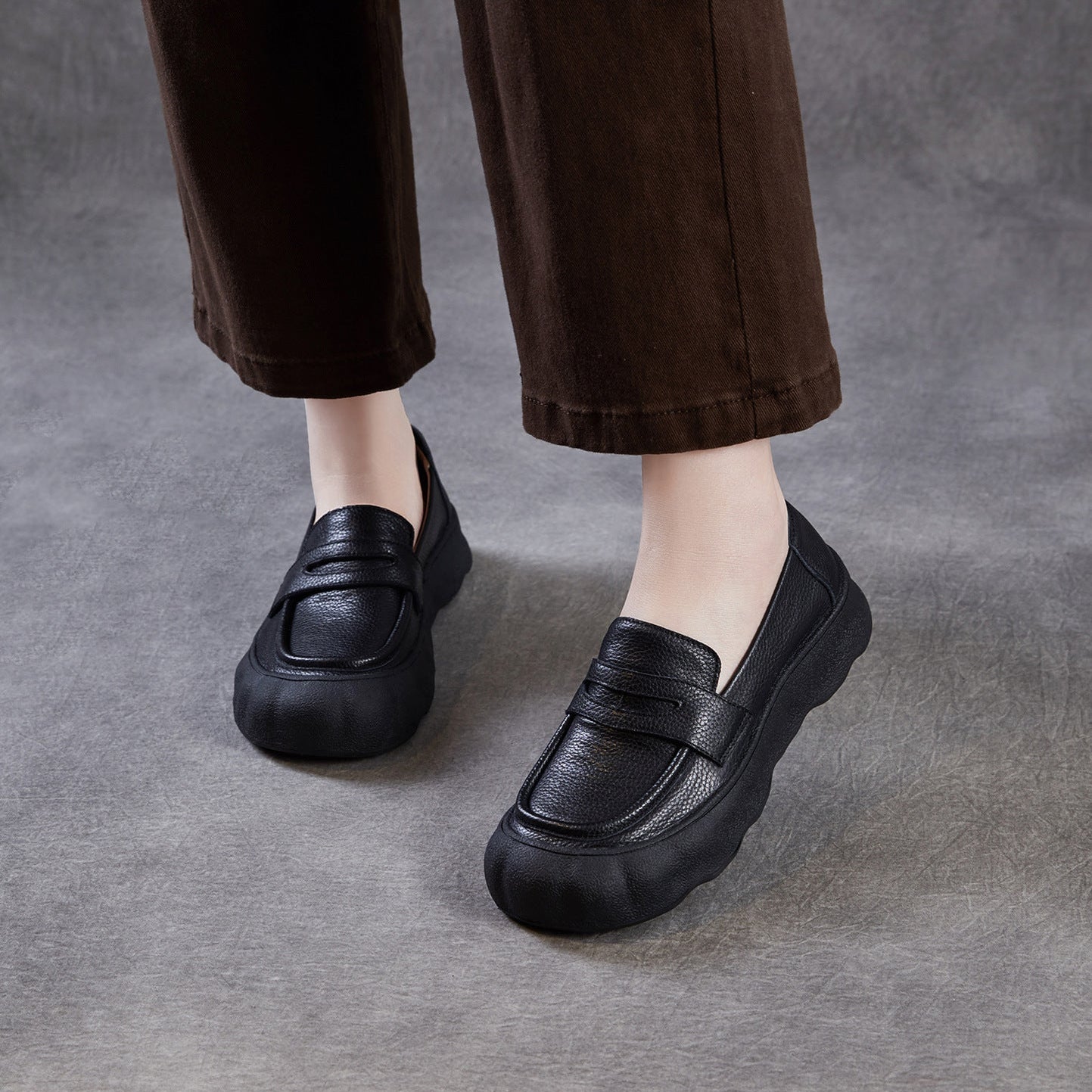 Women's Retro Leather Flat Casual Loafers