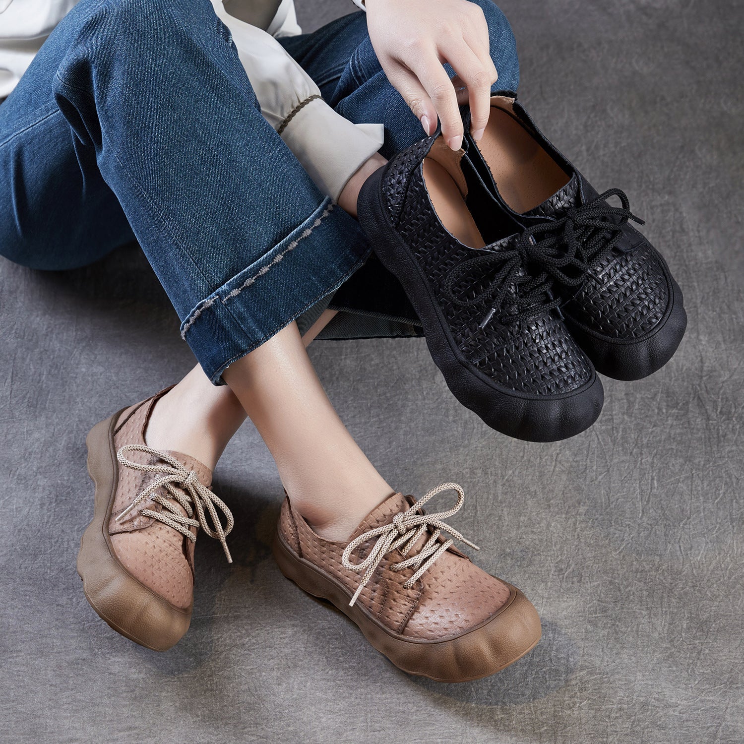 Women's Retro Plaited Embossed Leather Casual Shoes-RAIIFY