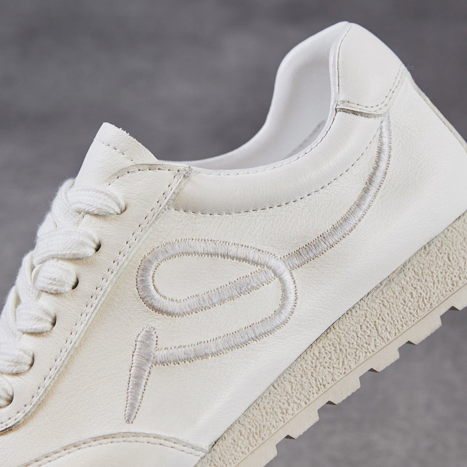 Women's Minimlist Plain Leather Training Casual Shoes