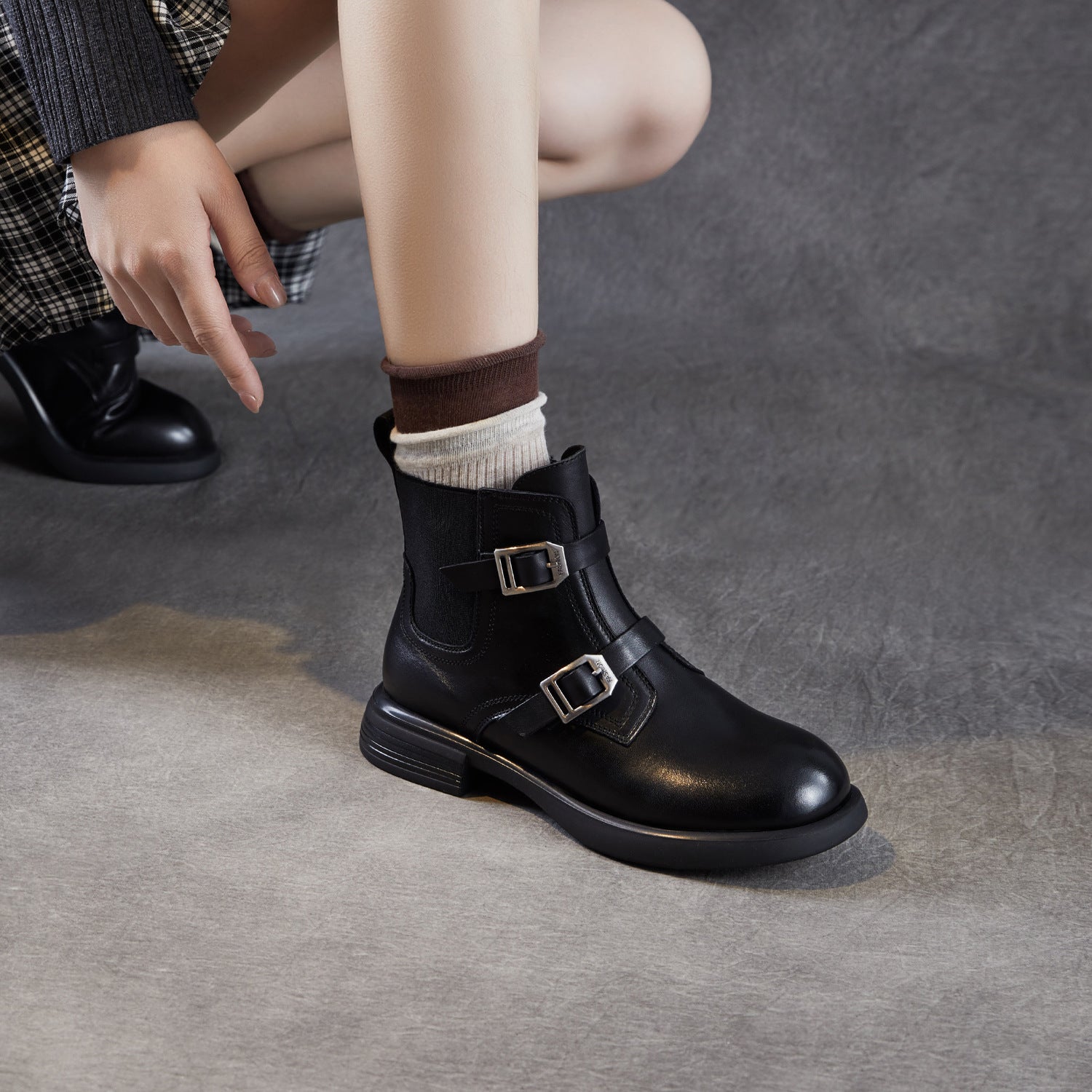 Women's Retro Buckle Leather Slip-on Ankle Boots-RAIIFY