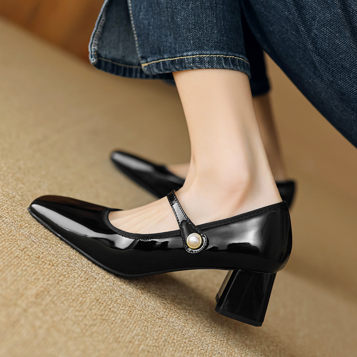 Women Stylish Glossy Leather Chunky Heel Pumps-RAIIFY